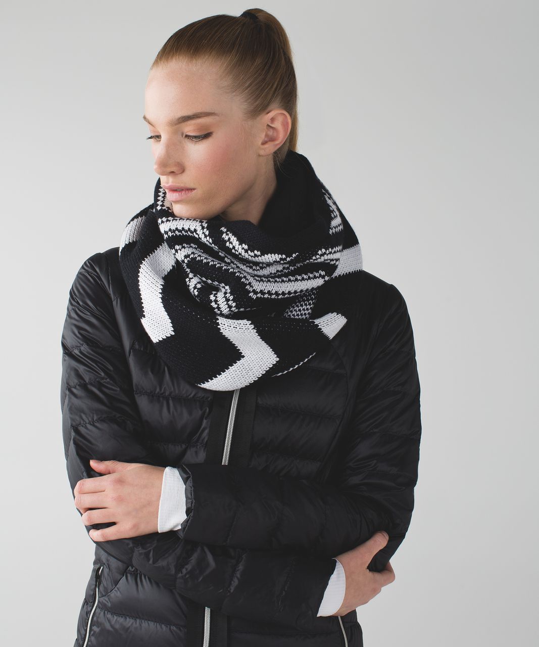 Lululemon Snow Amazing Neck Warmer *Sherpa - Black / White