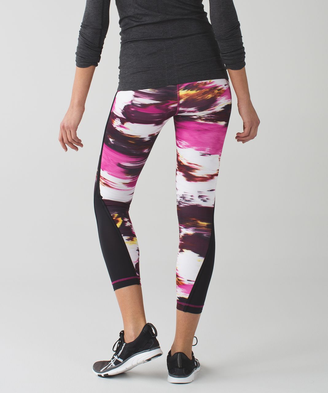 Lululemon Pace Tight *Full-on Luxtreme - Pigment Wind Berry Rumble Multi / Black