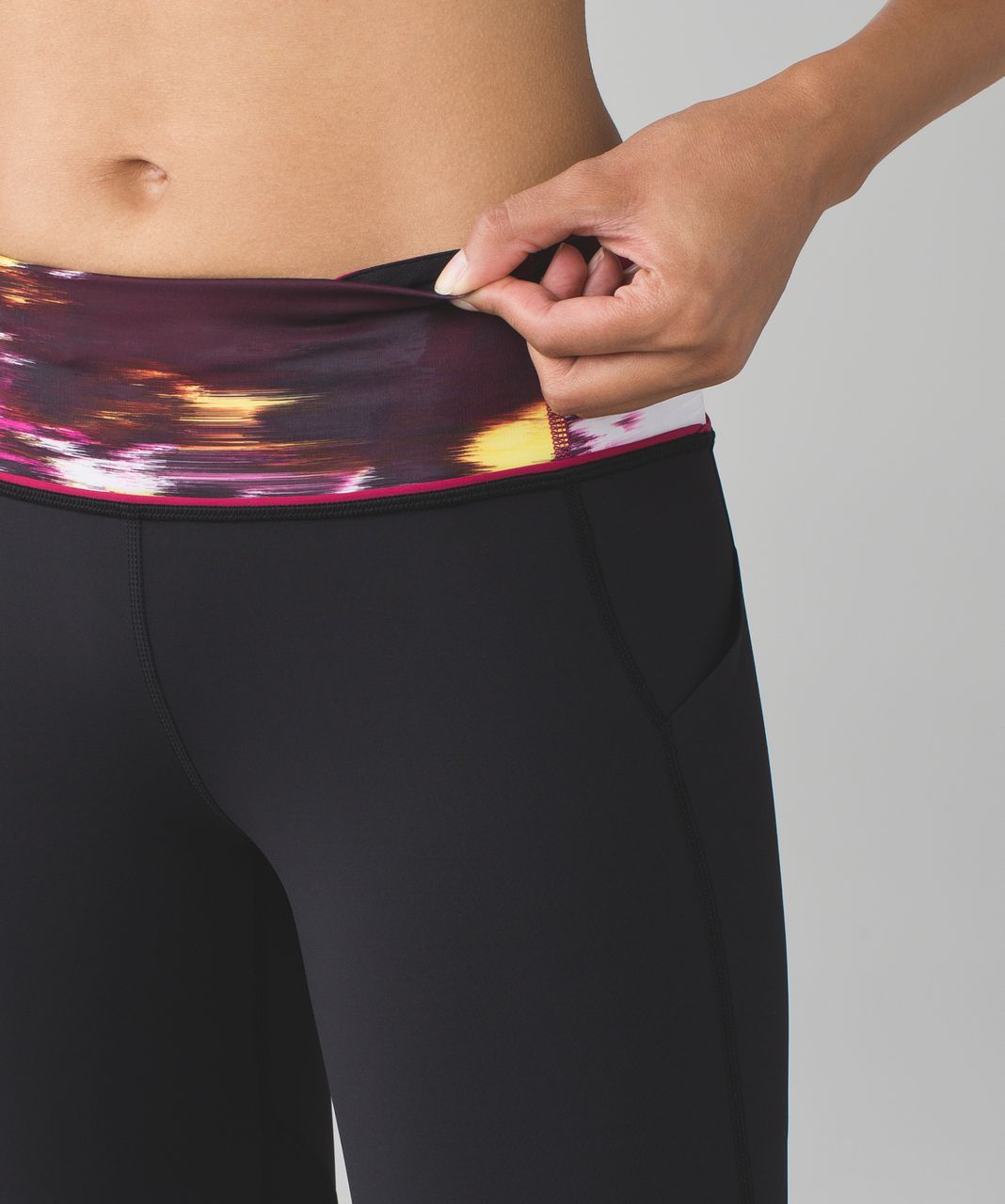 Lululemon Pace Rival Crop - Black / Pigment Wind Berry Rumble Multi / Berry Rumble