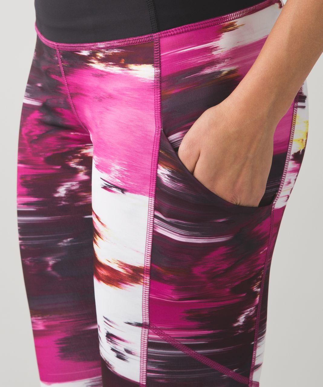 Lululemon Speed Tight IV *Full-On Luxtreme - Pigment Wind Berry Rumble Multi / Black