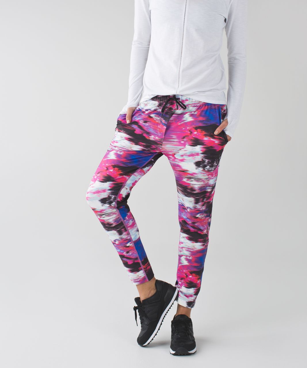 Lululemon Jet Crop *Luxtreme (Slim) - Floral Sport White Multi - lulu  fanatics