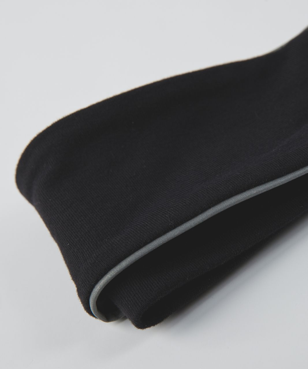 Lululemon Run And Done Ear Warmer *Ponytail - Black / Black