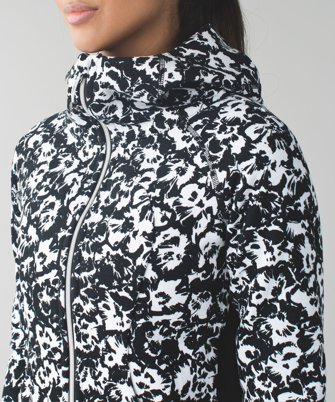 Lululemon Scuba Hoodie III - Fleur Sombre White Black / White / Black