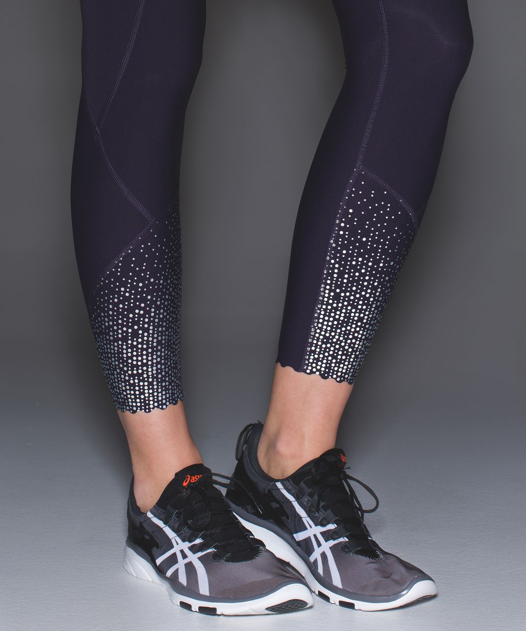 Lululemon Tight Stuff Reflective Leggings With Scalloped Hem Black