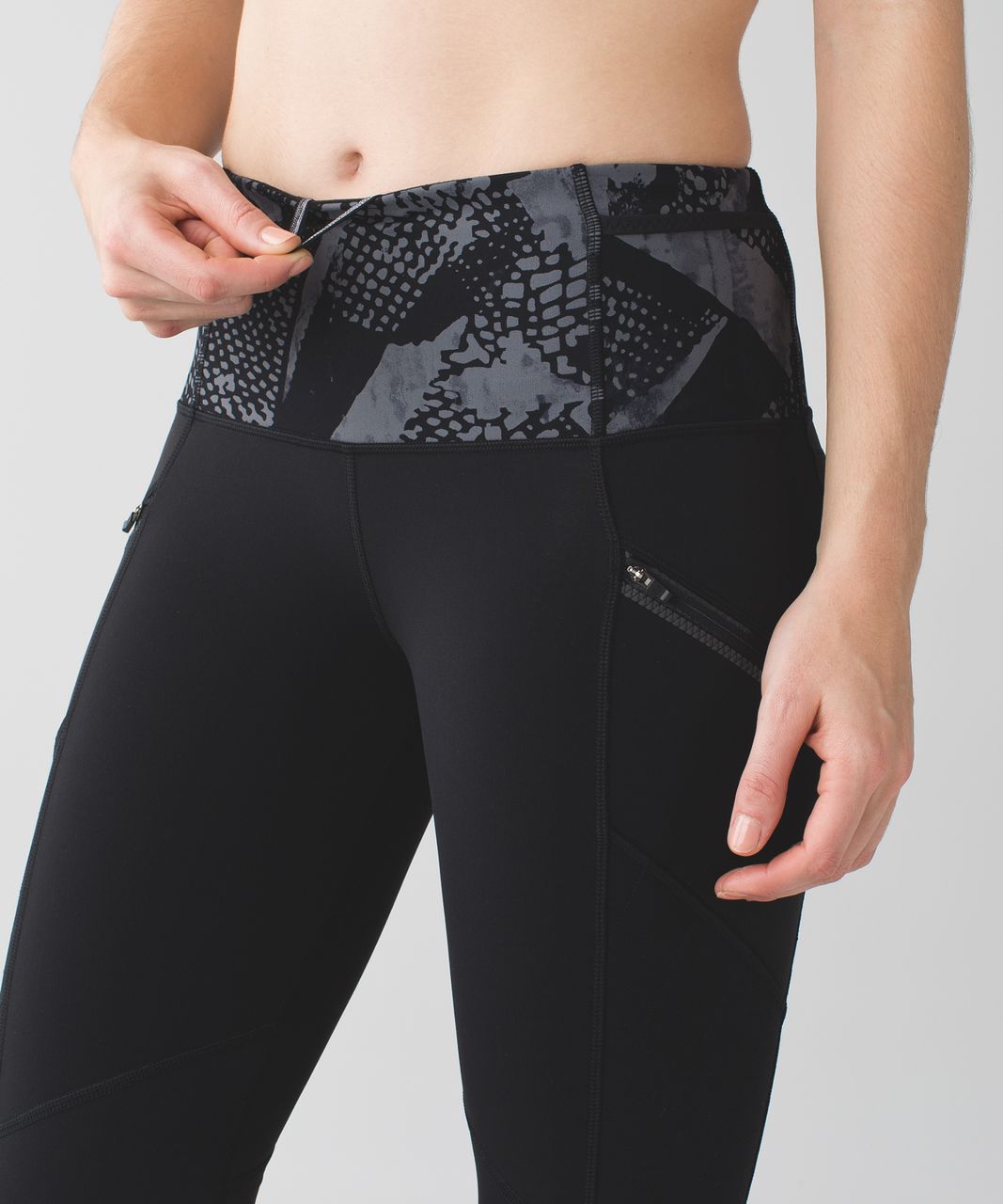 Lululemon Toasty Tech Tight II - Black / Static Mist Dark Slate Black