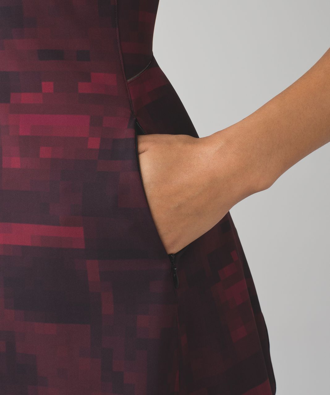 Lululemon &go 'Til Dawn Dress - Mini Domo Pixel Berry Rumble Black / Black