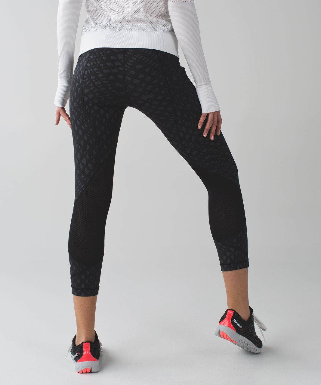 Lululemon Pace Rival Crop (22) - Formation Alpine White Black / Black -  lulu fanatics