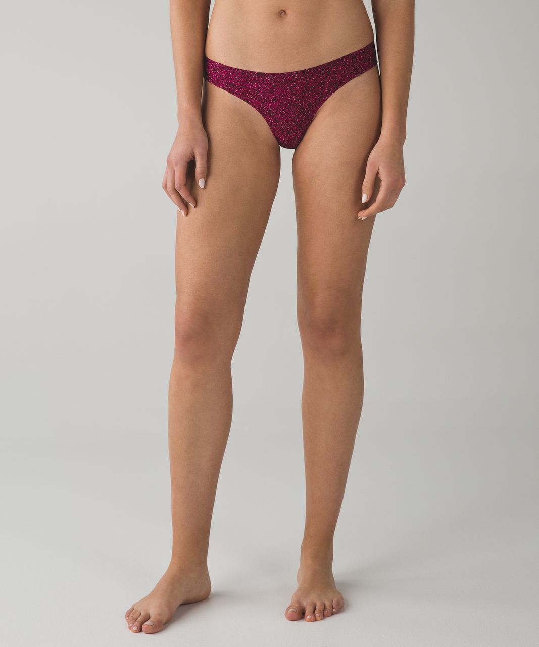 Lululemon Light As Air Thong - Flashback Static Rosado Berry Rumble