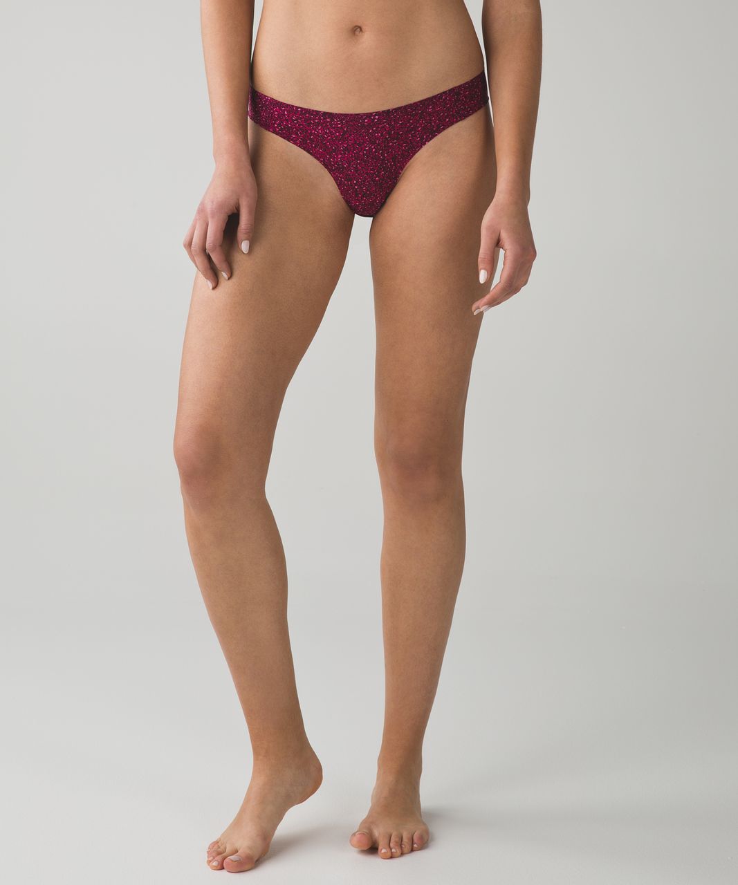 Lululemon Light As Air Thong - Flashback Static Rosado Berry Rumble