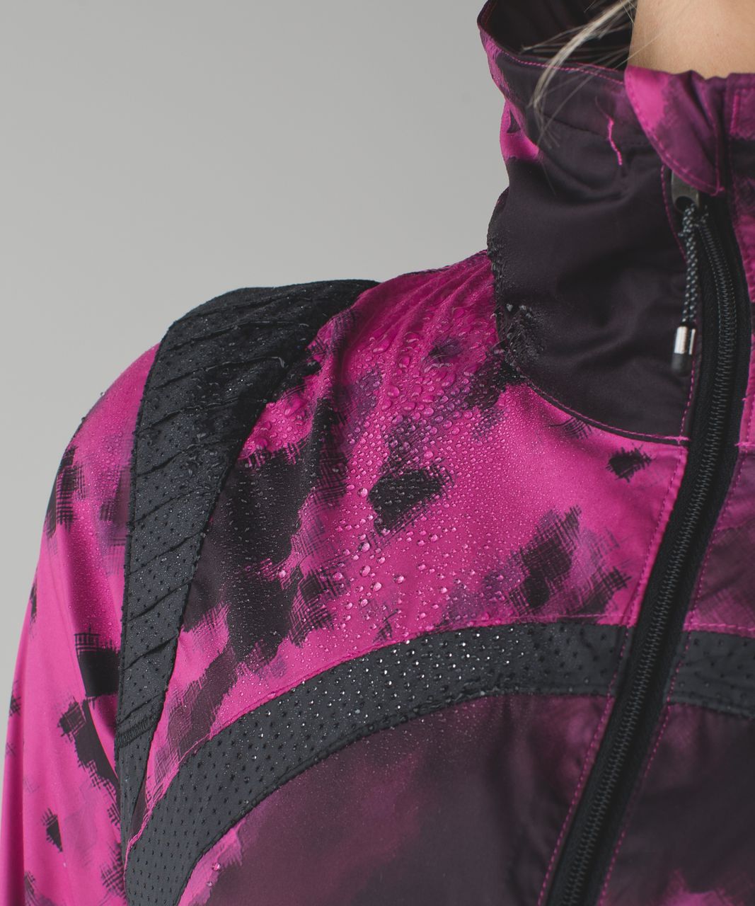 Lululemon Vent It Out Jacket - Blooming Pixie Raspberry Black / Black