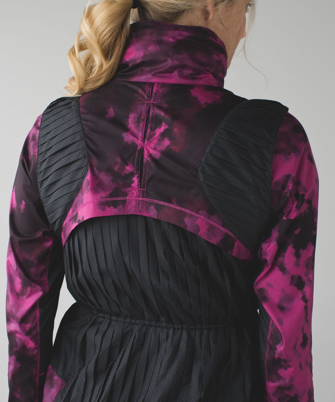 Lululemon Vent It Out Jacket - Blooming Pixie Raspberry Black / Black