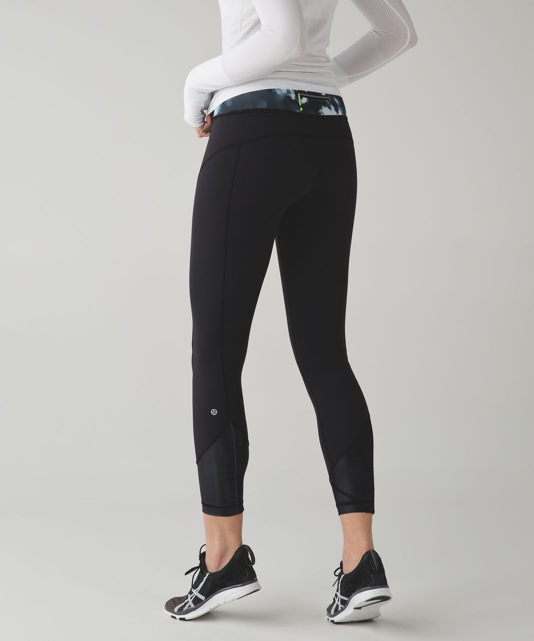 Lululemon Pace Queen Tight *Full-On Luxtreme - Black / Blooming Pixie Aquamarine Multi