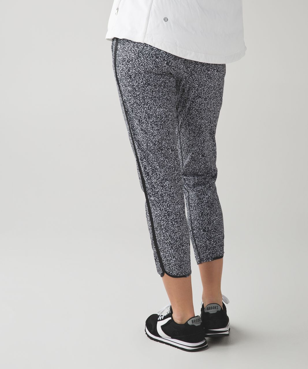 Lululemon &go On The Go Jogger - Flashback Static White Black / Black