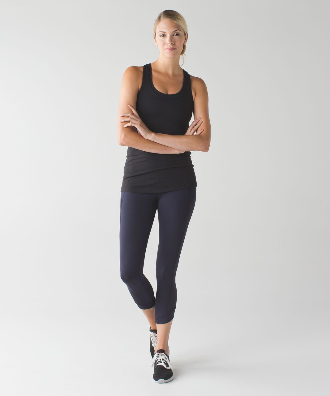 Lululemon Interval Crop - Naval Blue