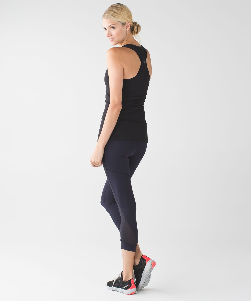 Lululemon Interval Crop - Naval Blue