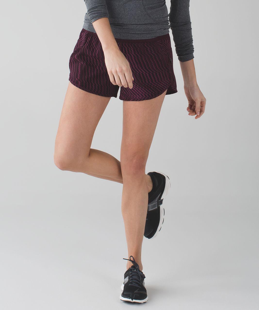 Lululemon Tracker Short III *4-way Stretch - Shifted Horizon Red Grape Black / Bordeaux Drama