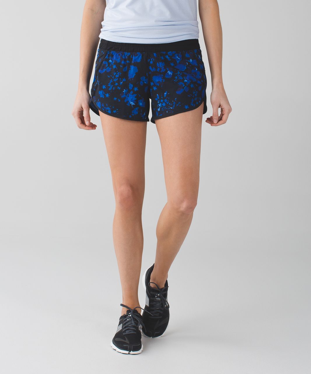 Lululemon Tracker Short III *4-way Stretch - Dandy Digie Porcelaine Black / Black