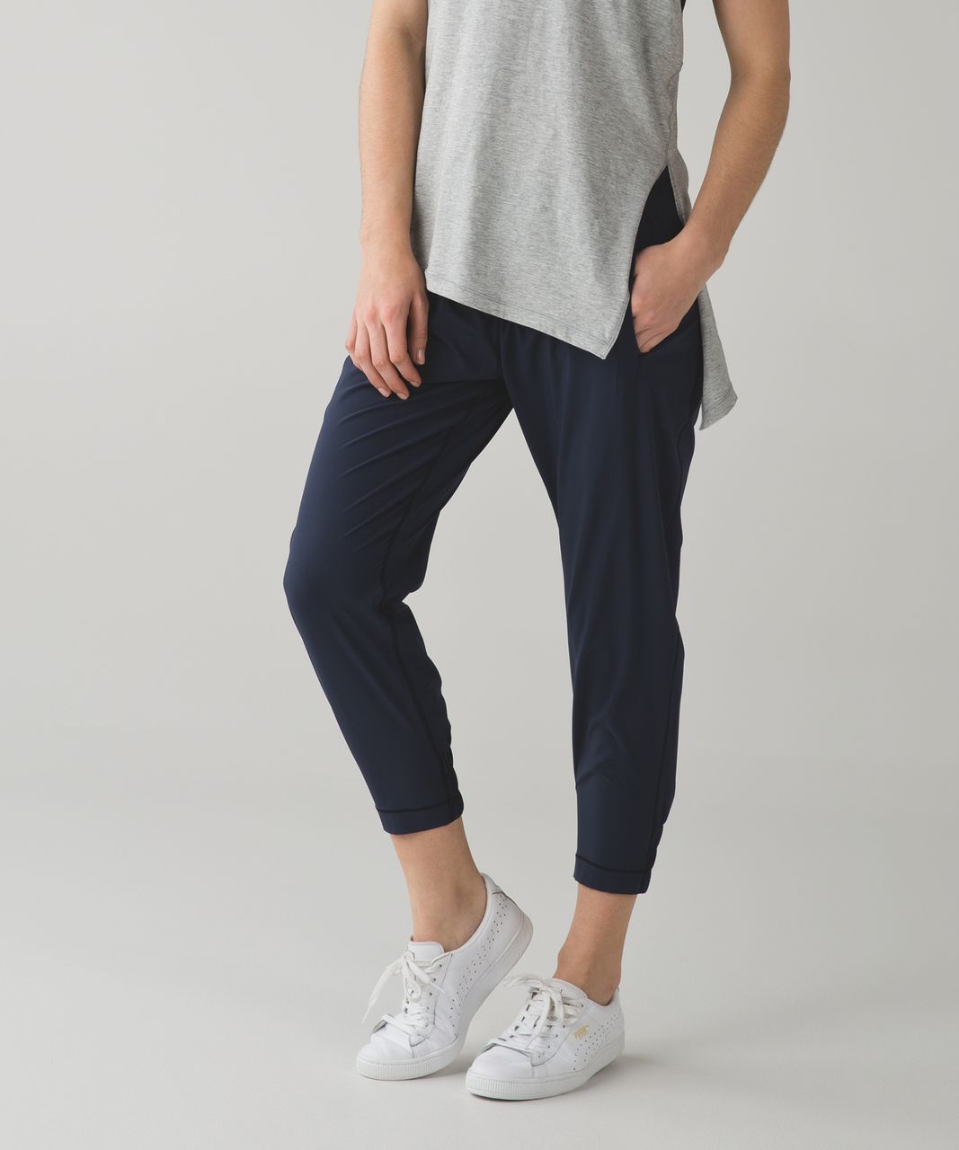 Lululemon Stretch It Out Crop - Inkwell