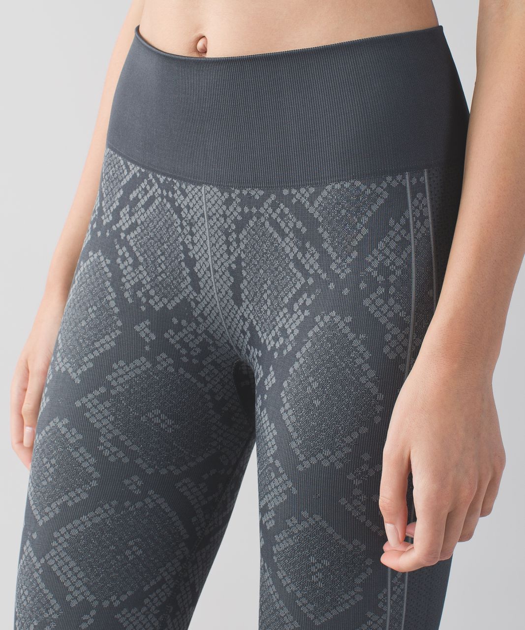 Lululemon Ebb To Street Seamless textured leggings Size 8 Dark Grey Black -  $54 - From Jennifer