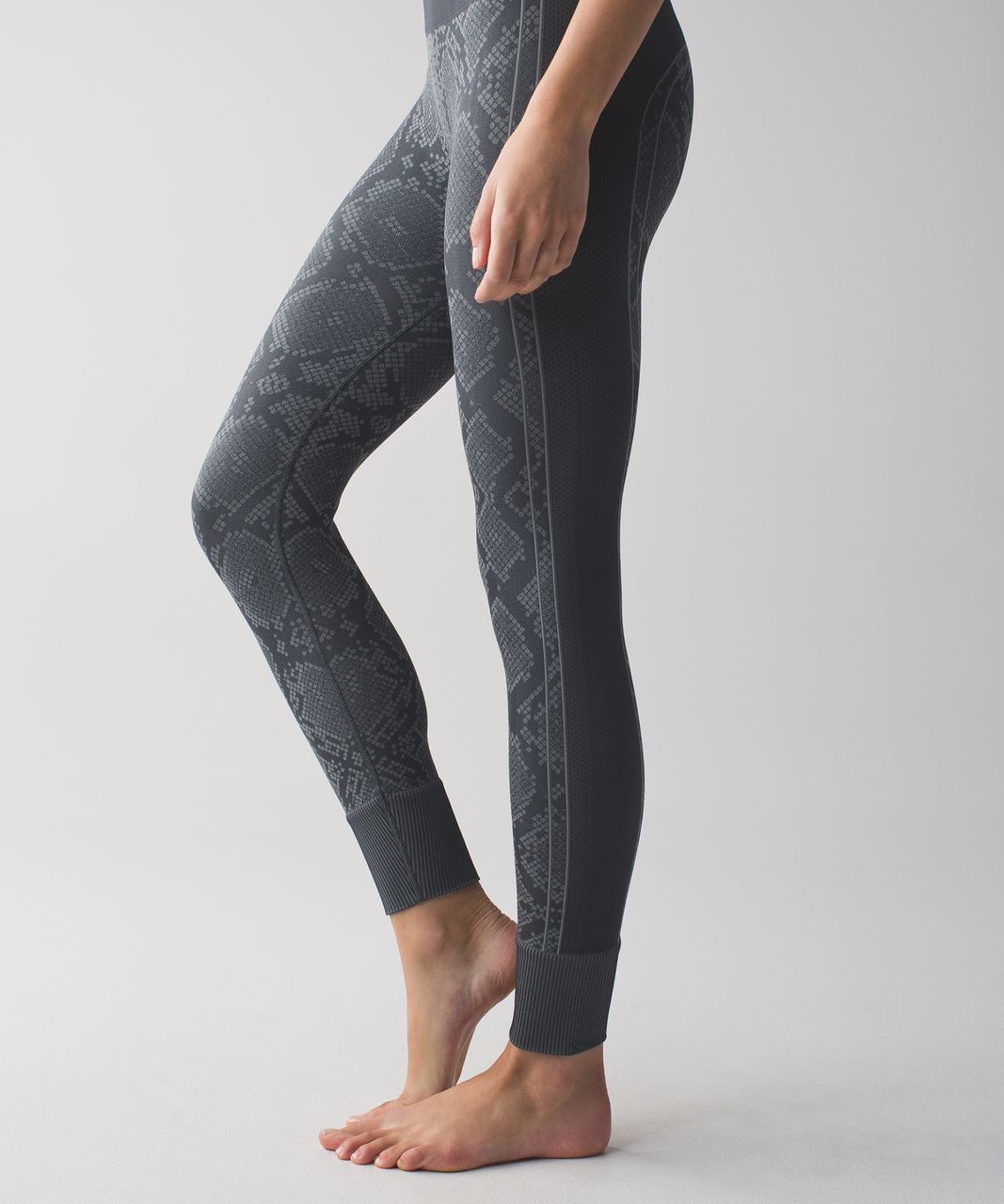 Lululemon  In The Flow Crop II Heathered Sapphire Blue Snakeskin Pattern