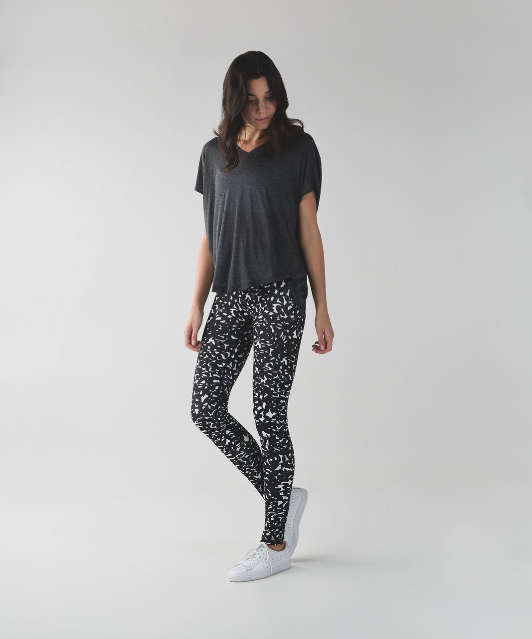 Lululemon US Size 6 Wunder Under Black & White Floral Leggings In Plush  Petal