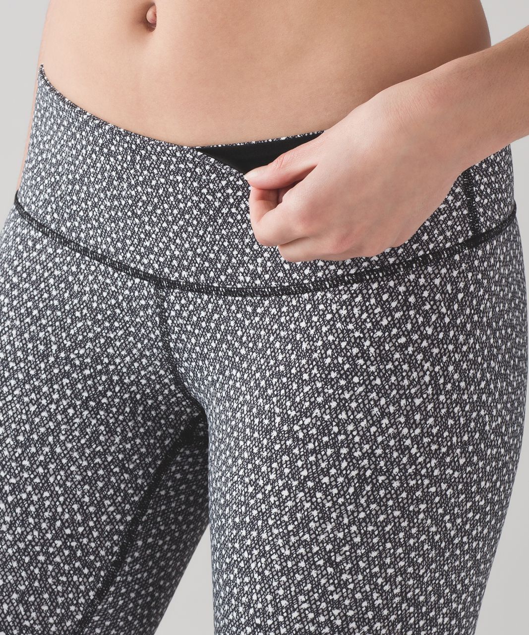 Lululemon Wunder Under Crop III (Full-On Luxtreme 21") - Frozen Fizz White Black