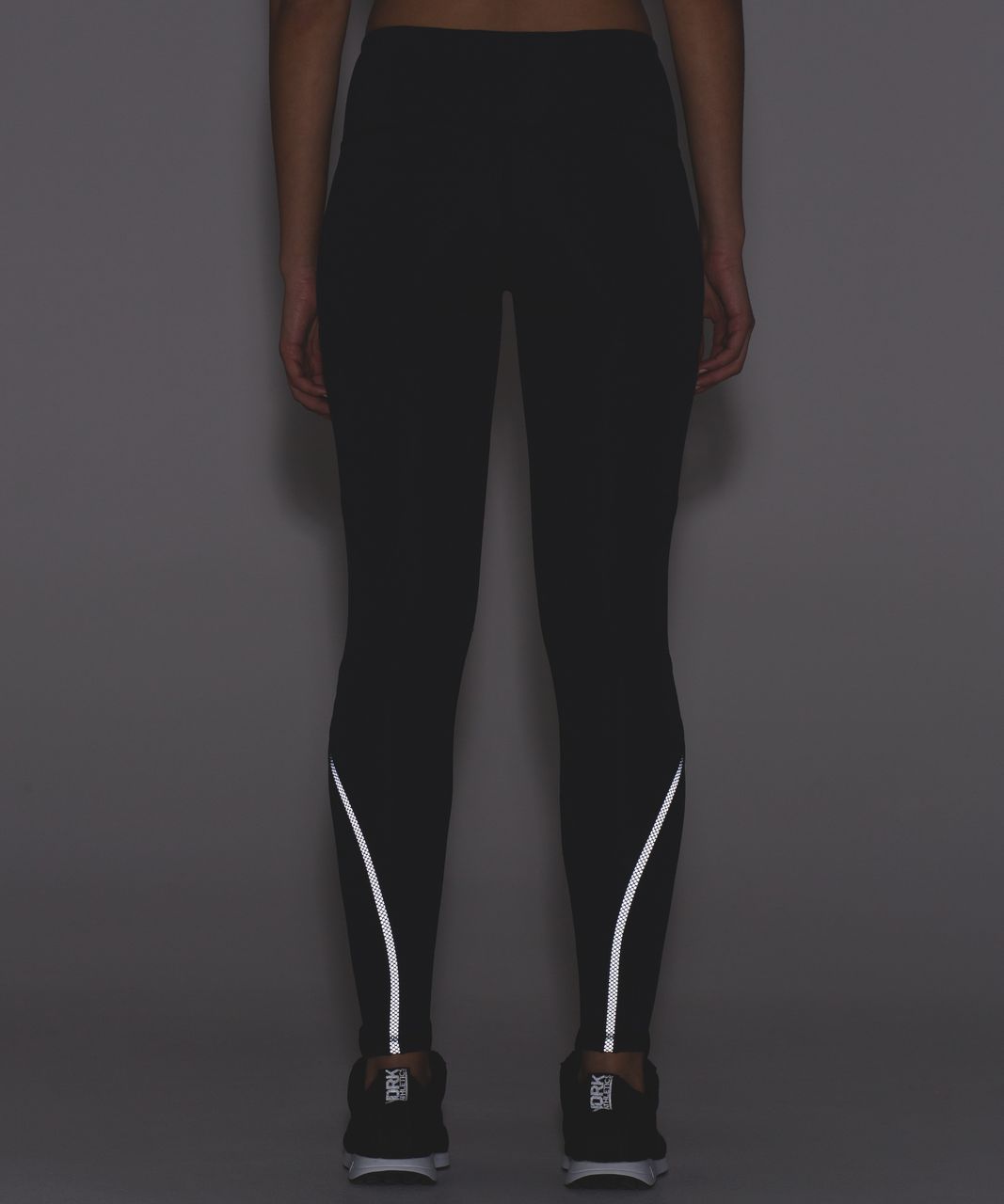 LULULEMON Cadence Crusher Tight Black Reflective Zip Pockets Women's Size: 4