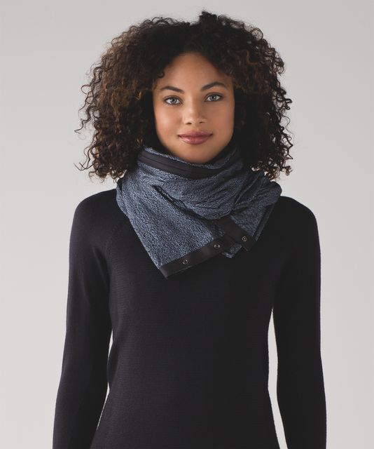 Lululemon Vinyasa Scarf *Rulu - Tonka Stripe Cashew / Heathered Black ...