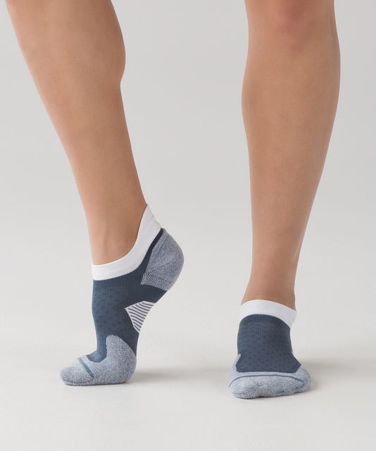 Lululemon Speed Sock Wool - Hero Blue / Blazer Blue - lulu fanatics