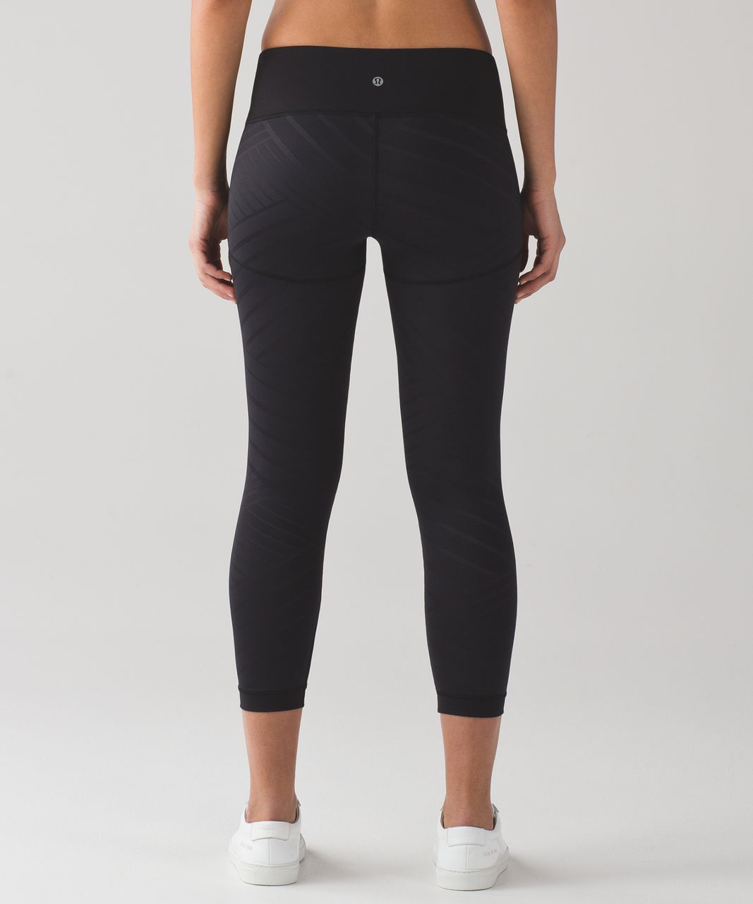 Lululemon Hot Like Agni Crop (23") - Black