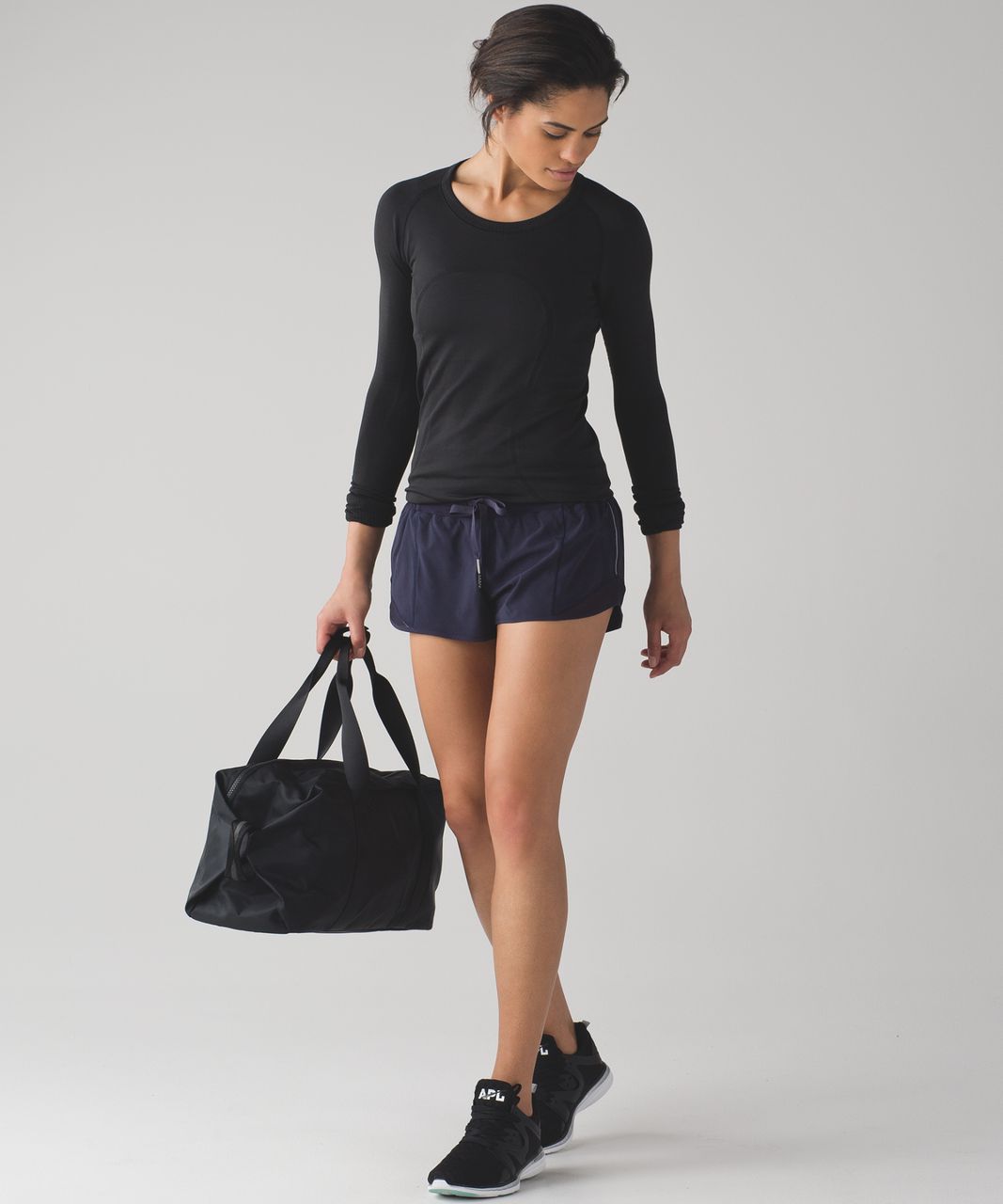 Lululemon Hotty Hot LR Short (Size 6, Black, Numeric_6), Black : :  Clothing, Shoes & Accessories