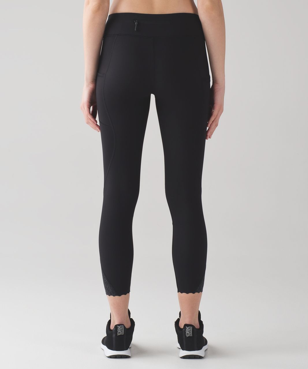 Lululemon Tight Stuff Tight (Reflective) Sz 4 Metallic Dot