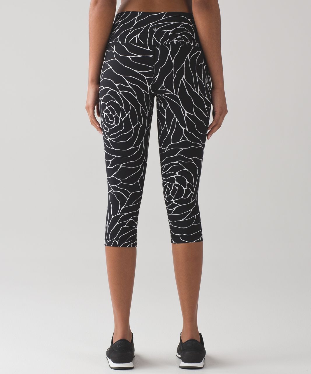 Lululemon High Times Peek Obscured Black Floral Roses Tight Leggings Sz 4