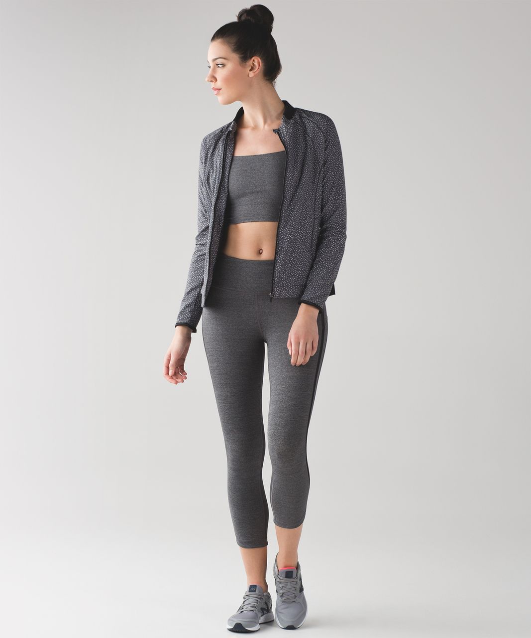 LULULEMON Size 2 Leggings 7/8 Crop Gray T60416