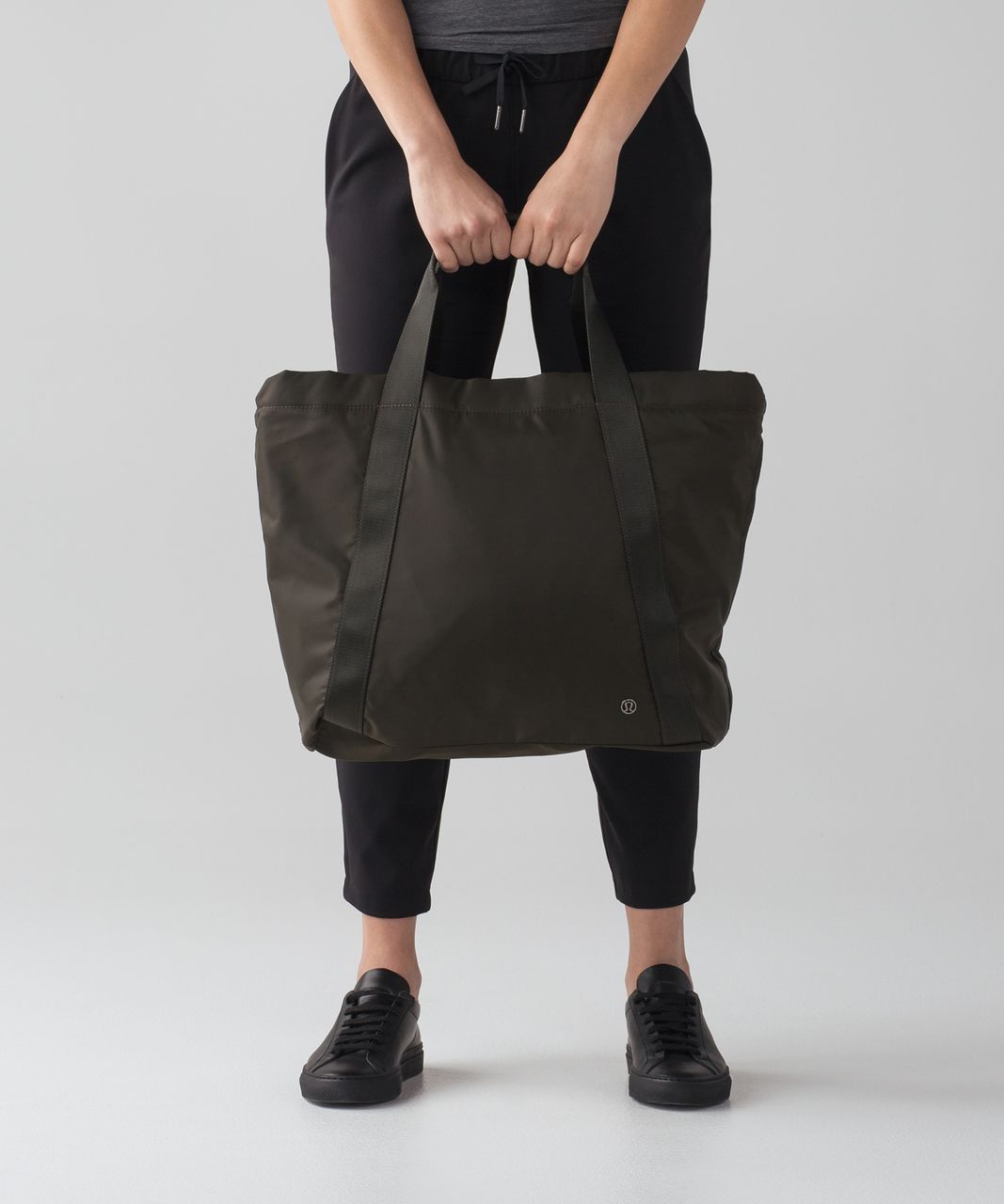 Lululemon Carry The Day Bag - Dark 