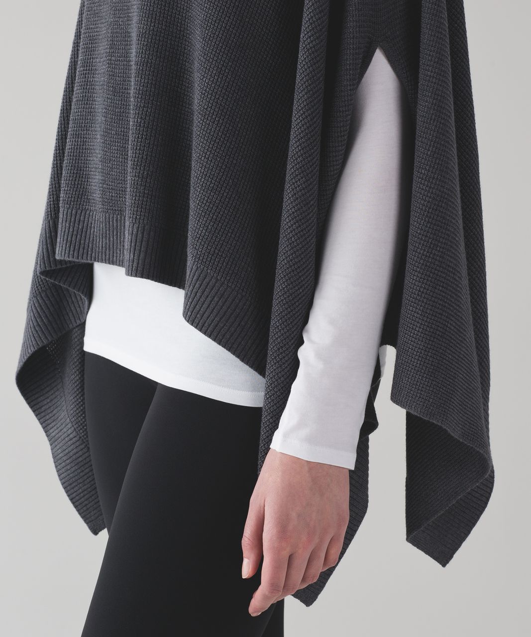 Lululemon Forward Flow Cape - Heathered Dark Carbon