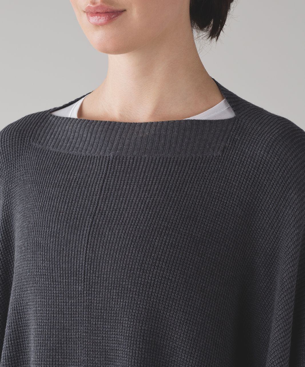 Lululemon Forward Flow Cape - Heathered Dark Carbon