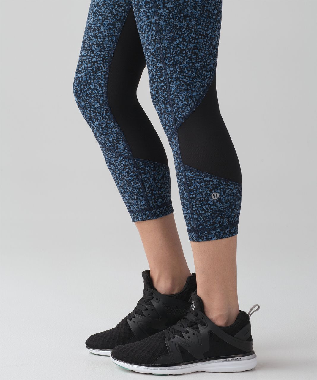 Lululemon Pace Rival Crop (22") - Daisy Dust Illuminight Black / Black