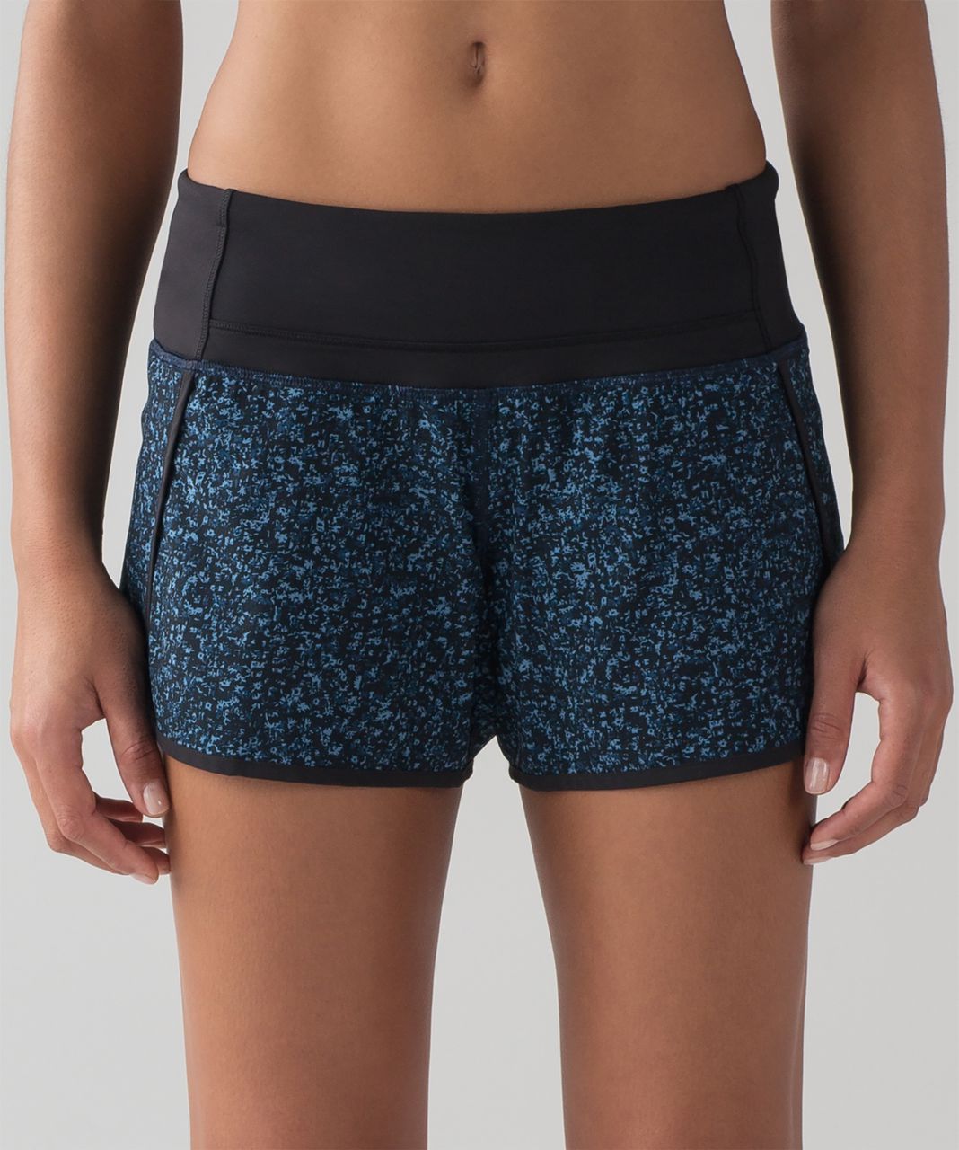 Lululemon Run Times Short (4-way Stretch 4" ) - Daisy Dust Illuminight Black / Black