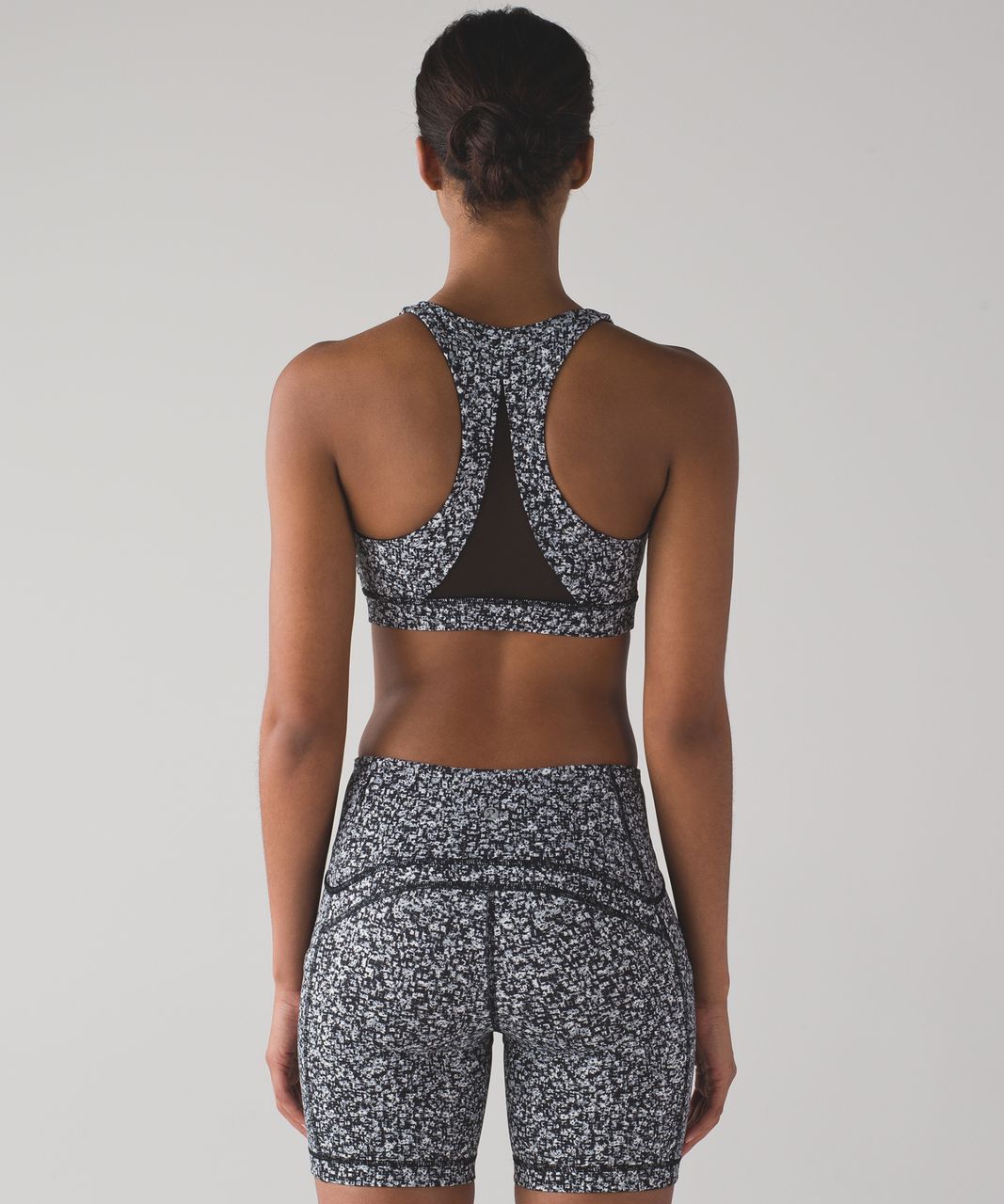 Lululemon Invigorate Bra - Daisy Dust Alpine White Black / Black - lulu  fanatics