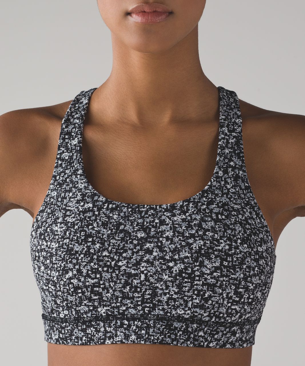 Lululemon Invigorate Bra - Daisy Dust Alpine White Black / Black - lulu  fanatics