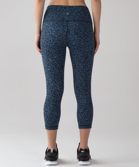 NWT Lululemon Wunder Under Crop III Reversible Size 2 Emperor Blue/Sapphire  Blue