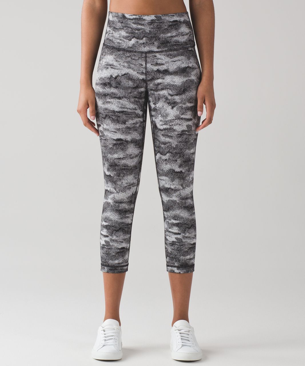 Lululemon Wunder Under Crop (Hi-Rise) (21) - Luon Hazy Days Black