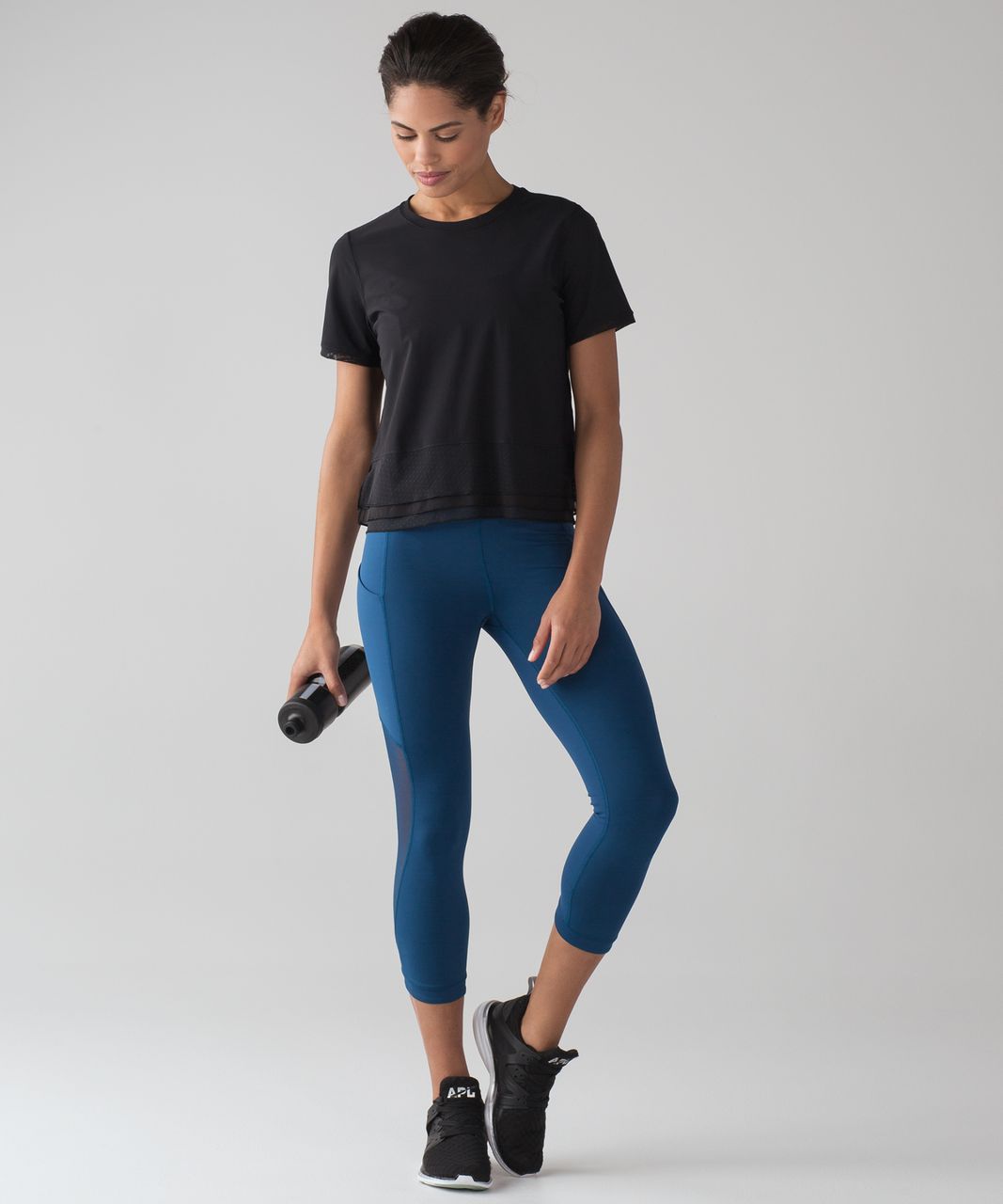 Lululemon Sole Training Crop - Poseidon