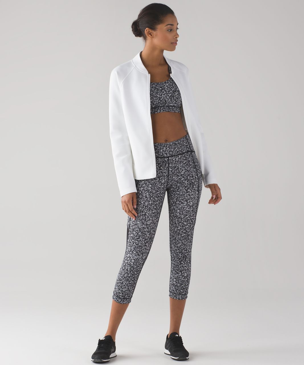 Lululemon Sole Training Crop - Daisy Dust Alpine White Black / Black