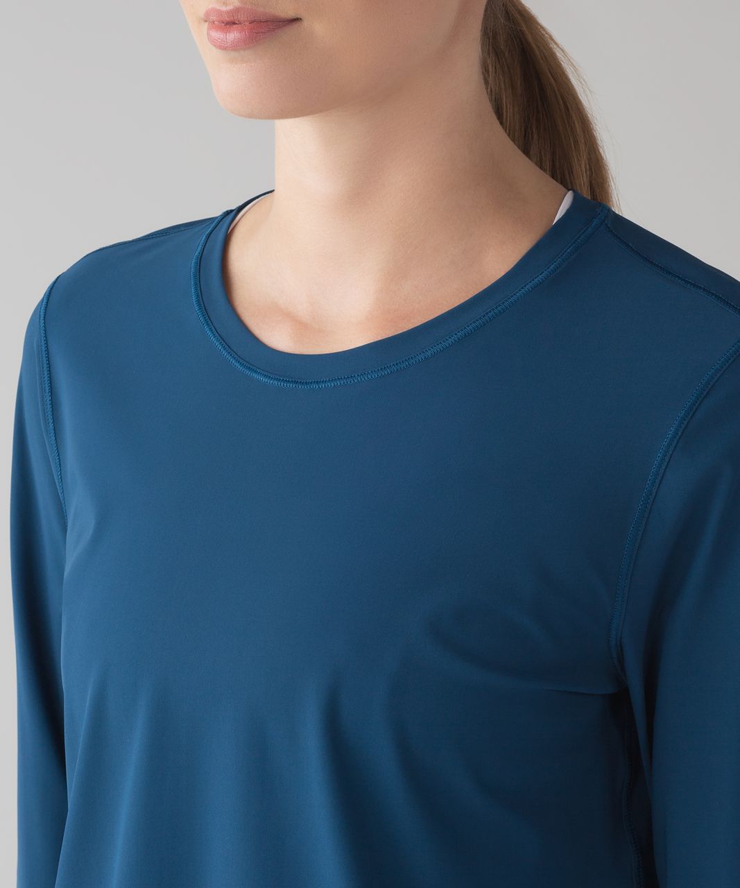 Lululemon Sole Training Long Sleeve - Poseidon