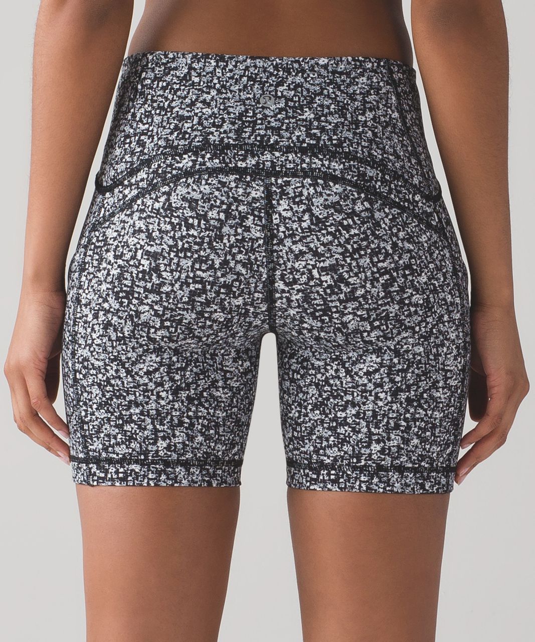 Lululemon Sole Training Short - Daisy Dust Alpine White Black / Black