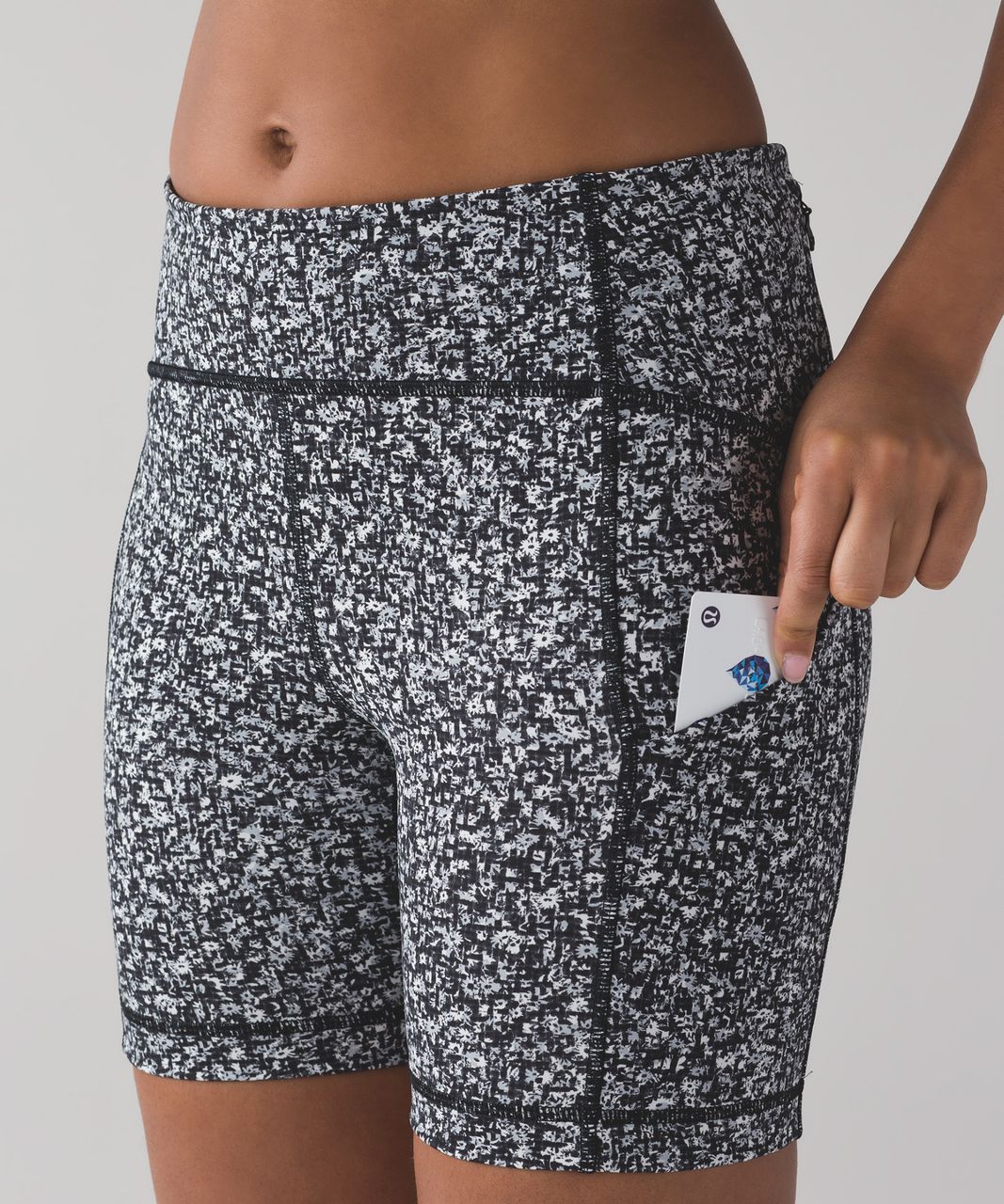 Lululemon Sole Training Short - Daisy Dust Alpine White Black / Black