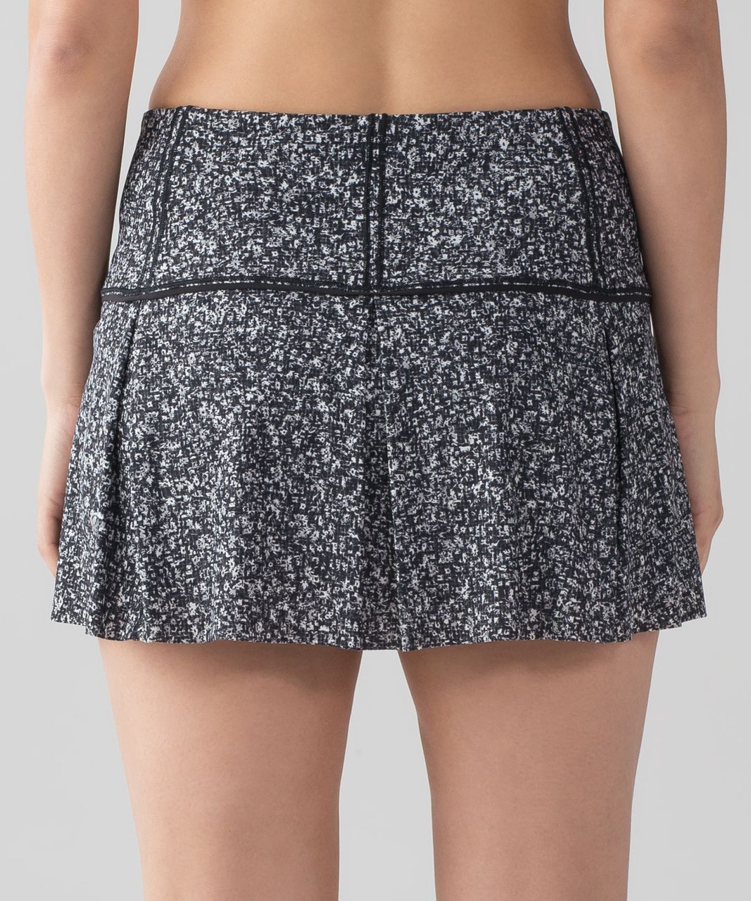 Lululemon Lost In Pace Skirt (Regular) (13") - Daisy Dust Alpine White Black / Black