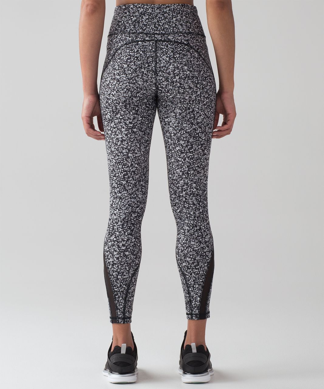 Lululemon Invigorate 7/8 Tight - Daisy Dust Alpine White Black / Black